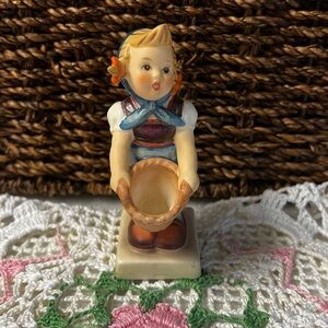 Goebel M.I. Hummel Little Helper #73 Vintage Figurine by Reinhold Unger